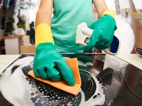 Dust and stain removal for curtains in Oakleigh Park